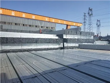Horganyzott acél négyzet alakú cső